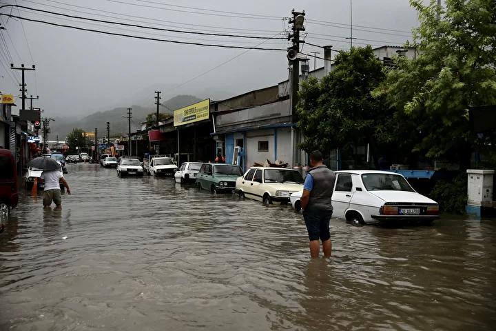 Muğla Fethiye'de Sağanak ve Trafik Alarmı