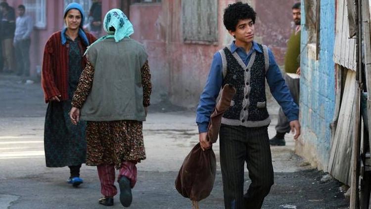 Müslüm Filmi: Oyuncu Kadrosu ve Hikayesi Detayları 1 Öne Çıkan Özellikler ve İzleyici Yorumları