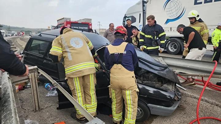 Mustafakemalpaşa'da Trafik Kazası: 4 Yaralı, Kontrollü Sürüş Anında Sorun Yaşandı