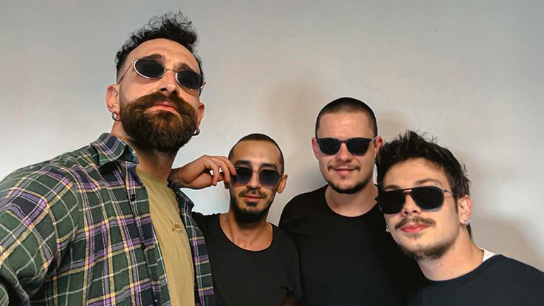 Oğuz Aksaç ile Ezgi Eyüboğlu’ndan Duygusal Bir Melodi: “Sen Bir Aysın”
