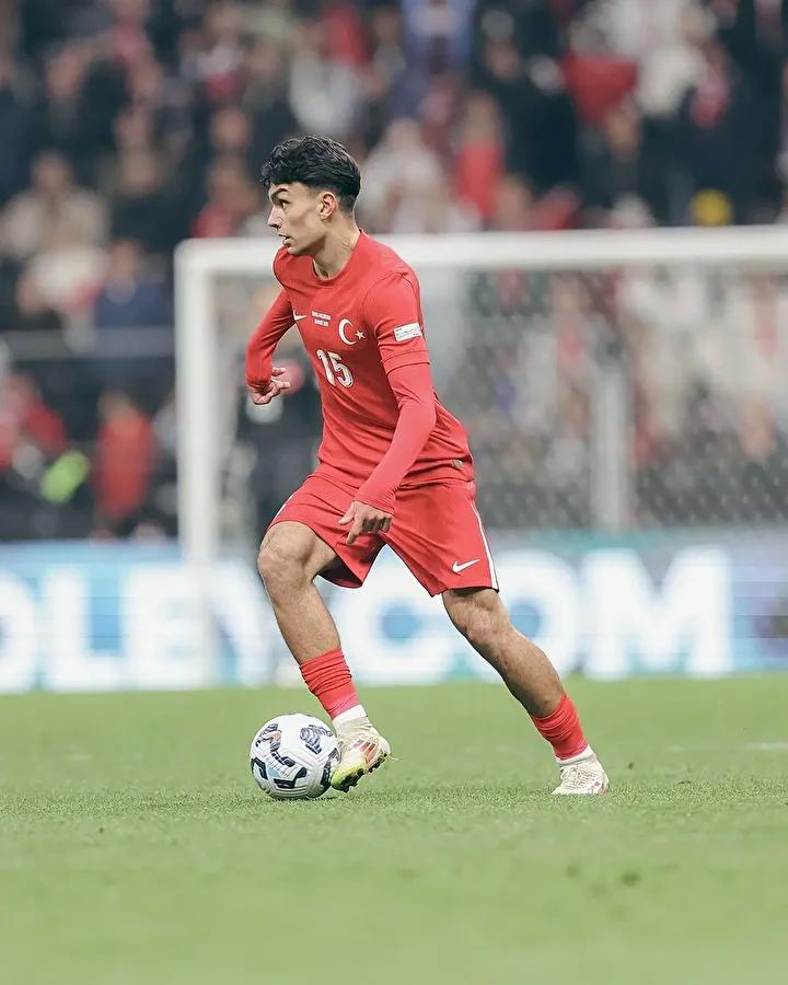 Nihat Kahveci'nin Bulgaristan-Türkiye Maçı Değerlendirmeleri ve Güncel Futbol Yorumu