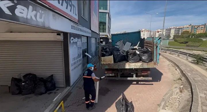 Nilüfer'deki Apartmanda Çöp Dağı Oluştu: Aile Sağlık ve Güvenlik Riskiyle Karşılaştı