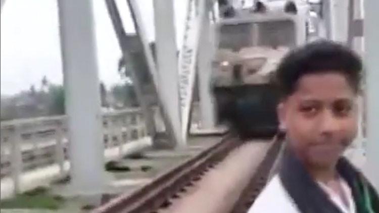 Odisha'daki Yarışma Yoklama Anında Trenin Çarpması Sonucu Genç Çocuk Hayatını Kaybetti