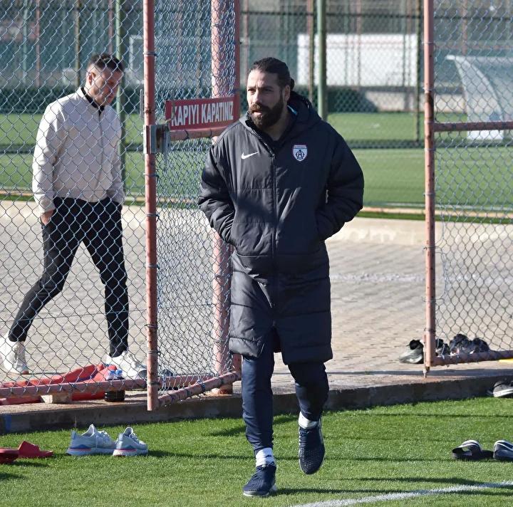 1461 Trabzon, yeni sezonda güçlü bir hamle yaparak teknik direktörlük koltuğuna Olcay Şahan'ı getirdi. Kulüp Başkanı Celil Hekimoğlu, bu önemli kararı açıkladı ve detayları paylaştı.