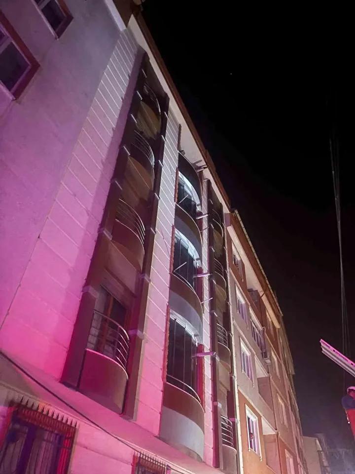 Orhangazi'de Çatı Paneli Çökmesi Tedirginlik Yarattı