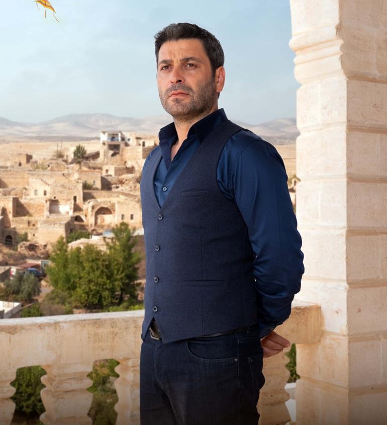 Ozan Akbaba, TEGV'nin İlk Gönüllü Elçisi Oldu ve Eğitim Seferberliğine Katıldı