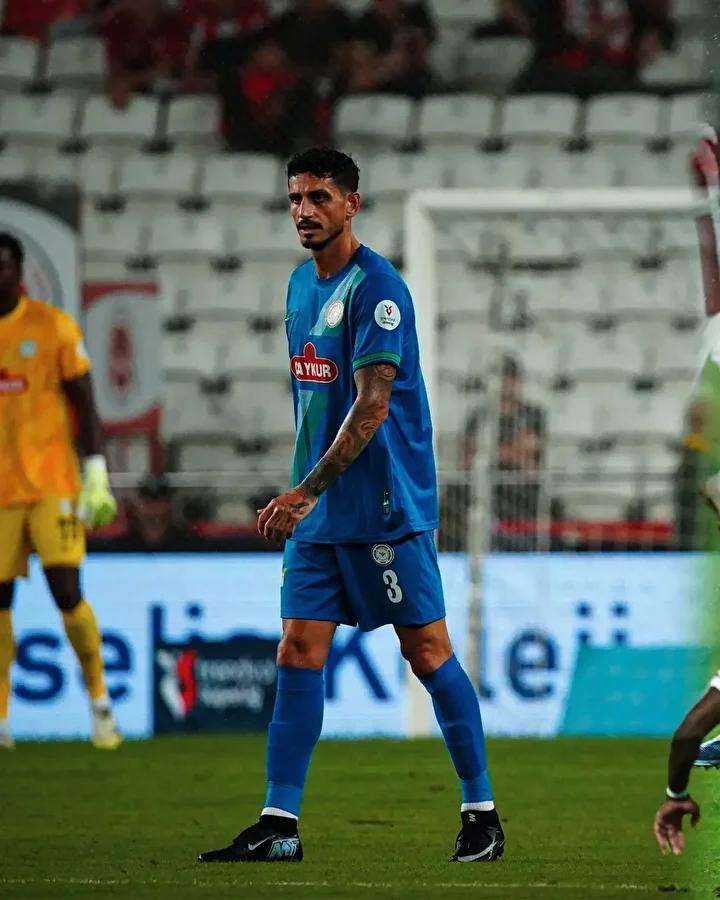 Ozan Tufan'ın Trabzonspor'dan Ayrılma Planları ve Transfer Günceli