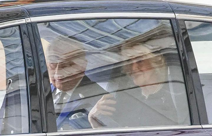 Papa ile İngiltere Kralı 3. Charles'ın Tarihi Vatikan Zirvesi