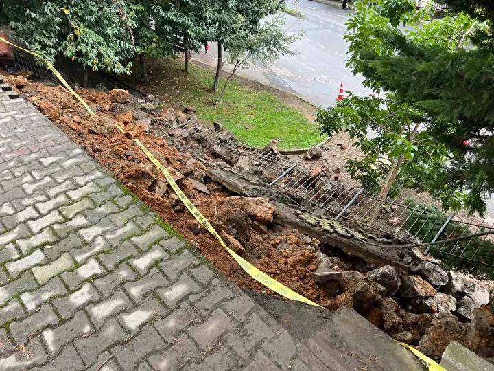 Pelitli Mahallesi'nde İstinat Duvarı Heyelanıyla Panik Yaşandı