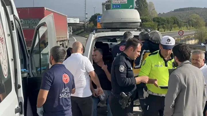Pendik Otoyolunda Trafik Kazası: Üç Yaralı Hastaneye Kaldırıldı
