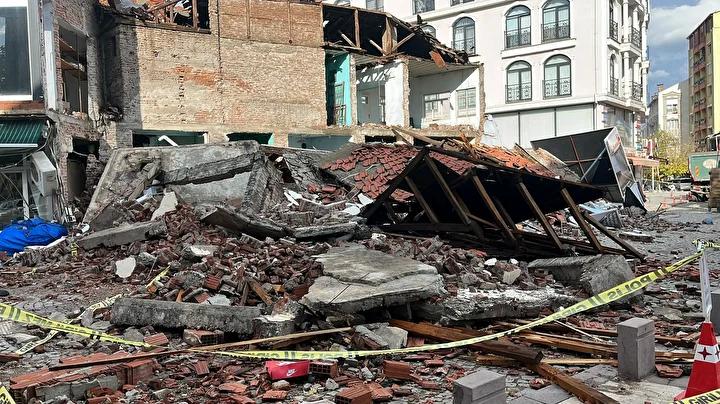 Prof. Dr. Şener Üşümezsoy’dan Deprem Artçılarına İlişkin Önemli Analizler 9 Prof. Dr. Şener Üşümezsoy’dan Deprem Artçılarına İlişkin Önemli Analizler