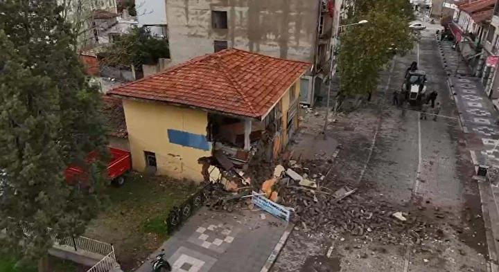 Prof. Dr. Şener Üşümezsoy’dan Deprem Artçılarına İlişkin Önemli Analizler 10 Prof. Dr. Şener Üşümezsoy’dan Deprem Artçılarına İlişkin Önemli Analizler