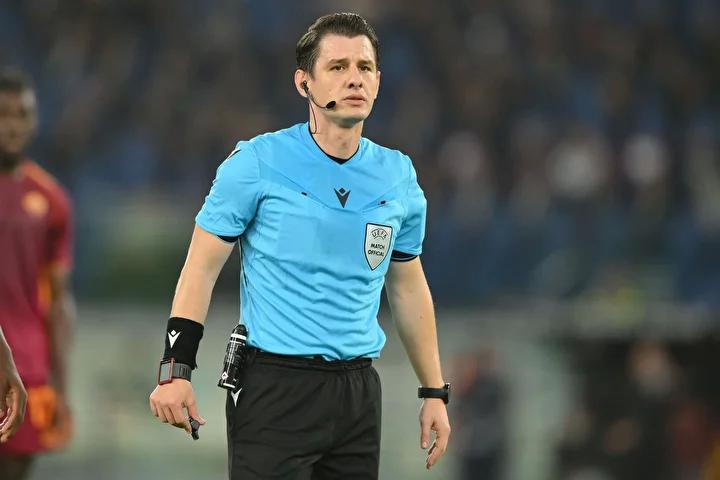 UEFA Avrupa Ligi 3. hafta mücadelesinde Roma, kendi sahasında Viktoria Plzen ile karşılaştı. Maçın hakemi Halil Umut Meler, birçok tartışmalı karara imza attı. Çek ekibi, zorlu deplasmanda 2-1 galip geldi ve bu sonuç İtalyan basınında geniş yankı buldu.