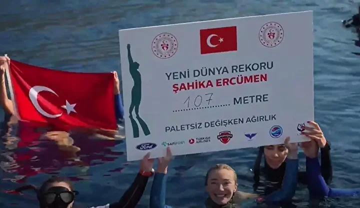 Şahika Ercümen’den Gazze’ye Bir Dalışla Barış Mesajı