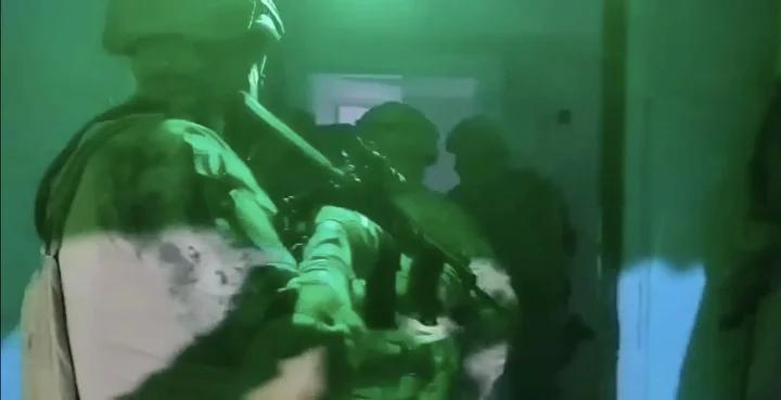 Sakarya'da Uyuşturucu ve Silah Operasyonu Geniş Katılımlı Ekip Hareketiyle Gerçekleştirildi
