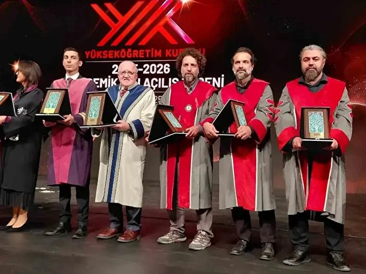 Samsun Üniversitesi'ne YÖK'ün Sosyal Sorumluluk Ödülü Töreniyle Onurlandırıldı