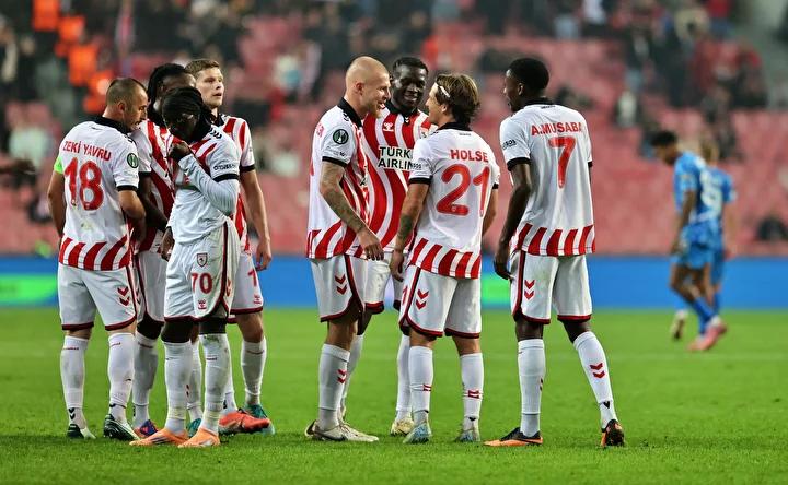 Samsunspor’dan Avrupa Zaferi: Dinamo Kiev’i 3-0 Devirdik!