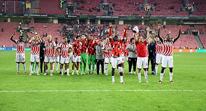 Samsunspor’dan Avrupa Zaferi: Dinamo Kiev’i 3-0 Devirdik!