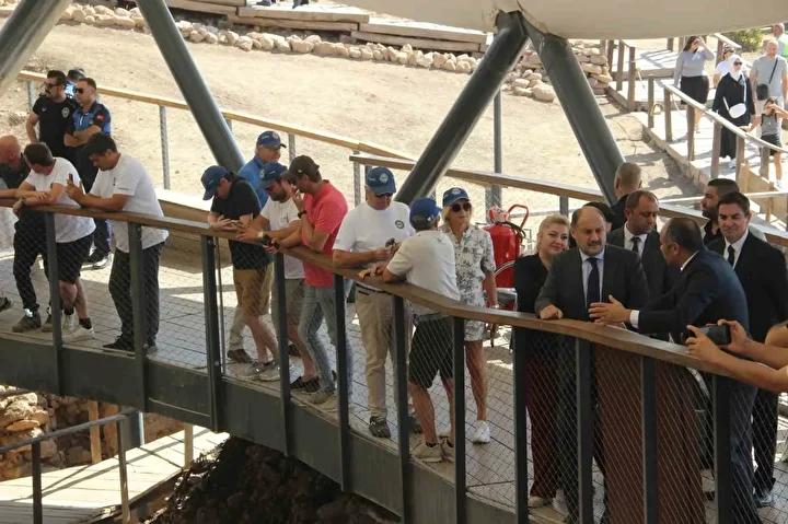 Şanlıurfa'da Klasik Araç Tutkunları Göbeklitepe ile Buluştu
