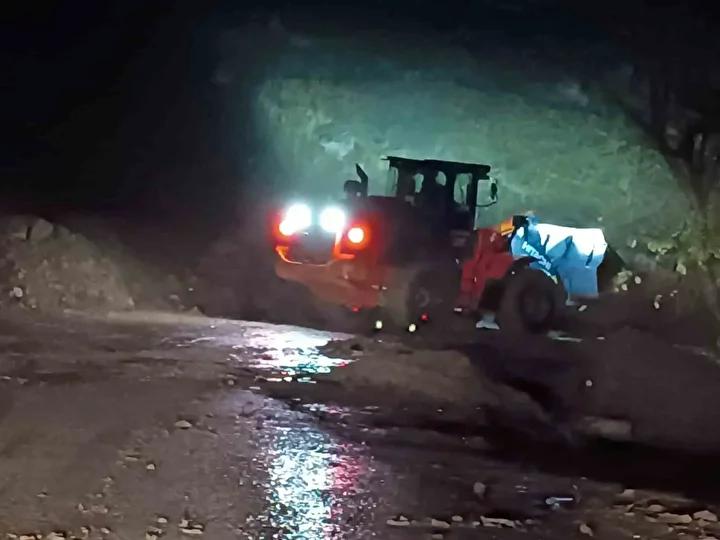 Sason'da Sağanak Yağış ve Yol Durumu Güncellemesi