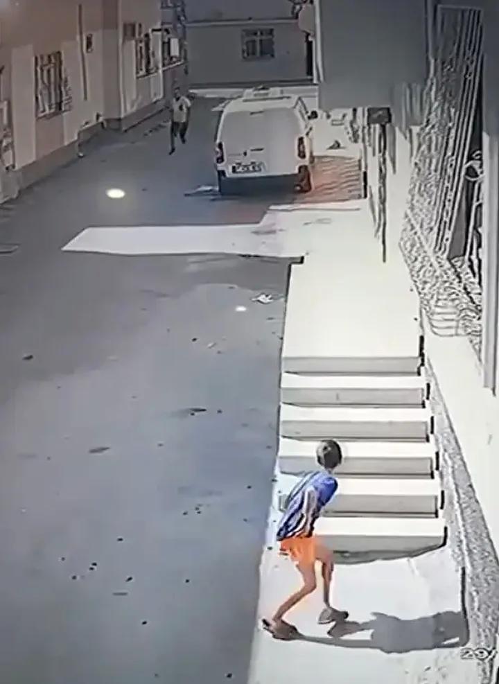 Seyhan'da Şok Olay: Çocuk Saldırganın Şiddetine Maruz Kaldı