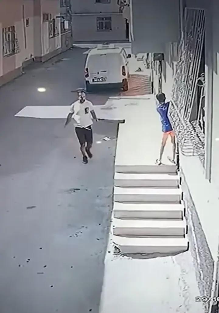 Seyhan'da Şok Olay: Çocuk Saldırganın Şiddetine Maruz Kaldı