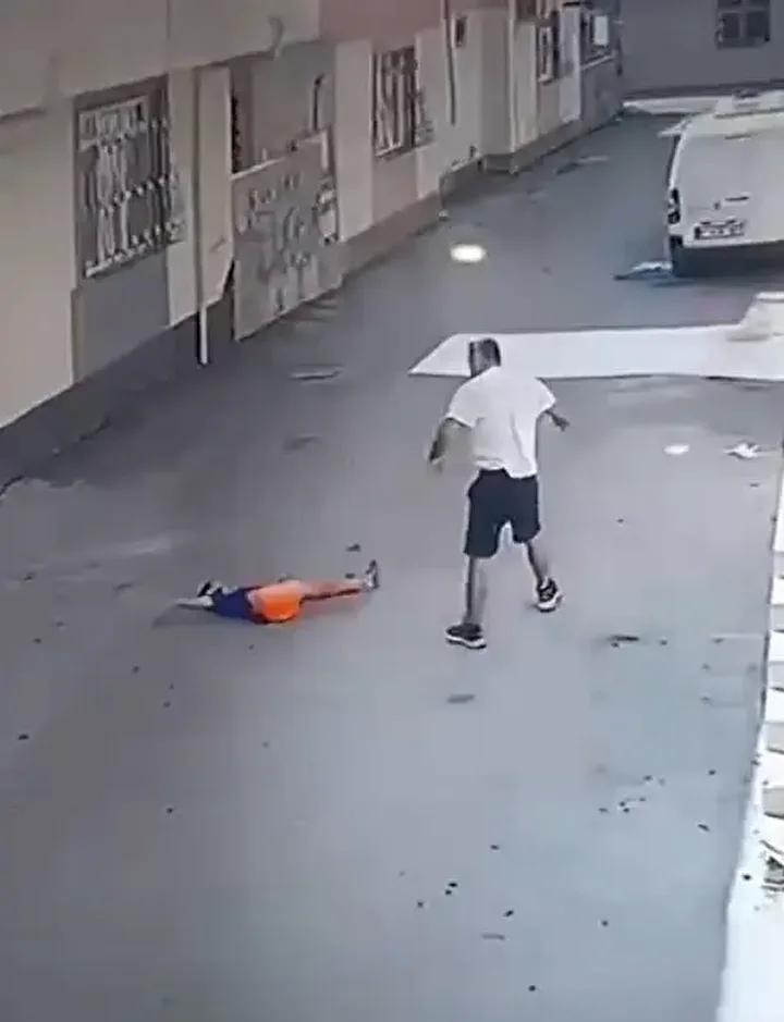 Seyhan'da Şok Olay: Çocuk Saldırganın Şiddetine Maruz Kaldı