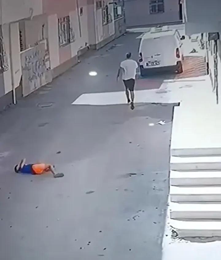 Seyhan'da Şok Olay: Çocuk Saldırganın Şiddetine Maruz Kaldı