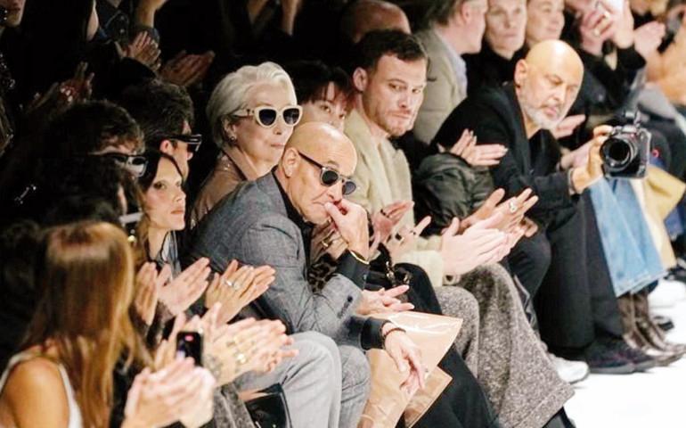 ‘Şeytan Marka Giyer 2’ Film Çekimleri Moda Şovu Sırasında Canlı Yayınlandı