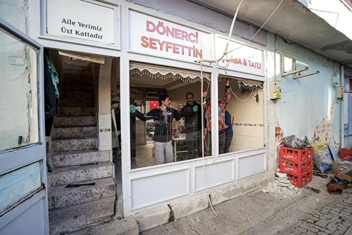 Sındırgı Esnafından Deprem Sonrası Destek ve Yardım Talepleri 2 Sındırgı Esnafından Deprem Sonrası Destek ve Yardım Talepleri
