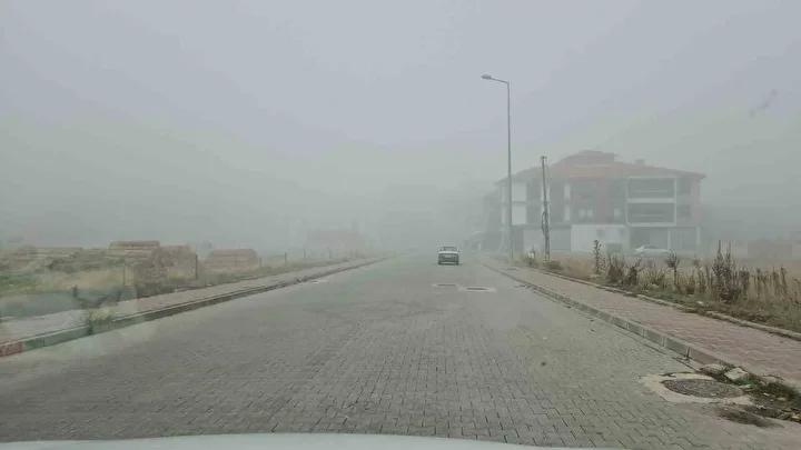 Sındırgı İlçesinde Sabah Sis Efektleri ve Görülen Manzara