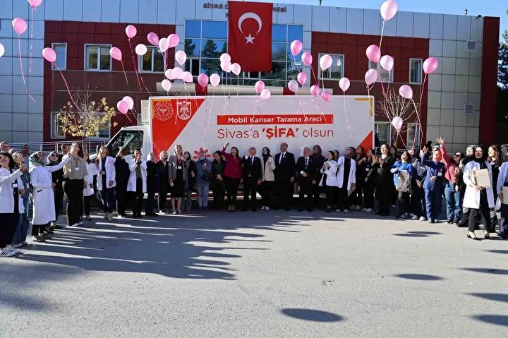 Sivas’ta Meme Kanseri Erken Tanısı İçin Mobil Mamografi Aracı Hizmete Girdi 1 Farkındalık ve Erken Tanı İçin Çaba