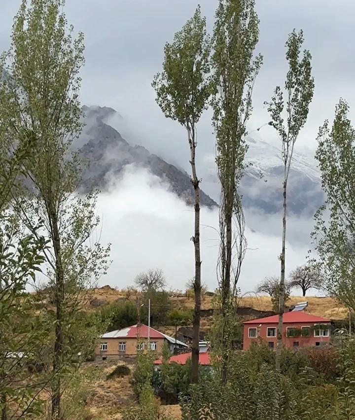 Sonbahar ve Kışın Buluştuğu Hakkari'nin Eşsiz Doğal Manzaraları