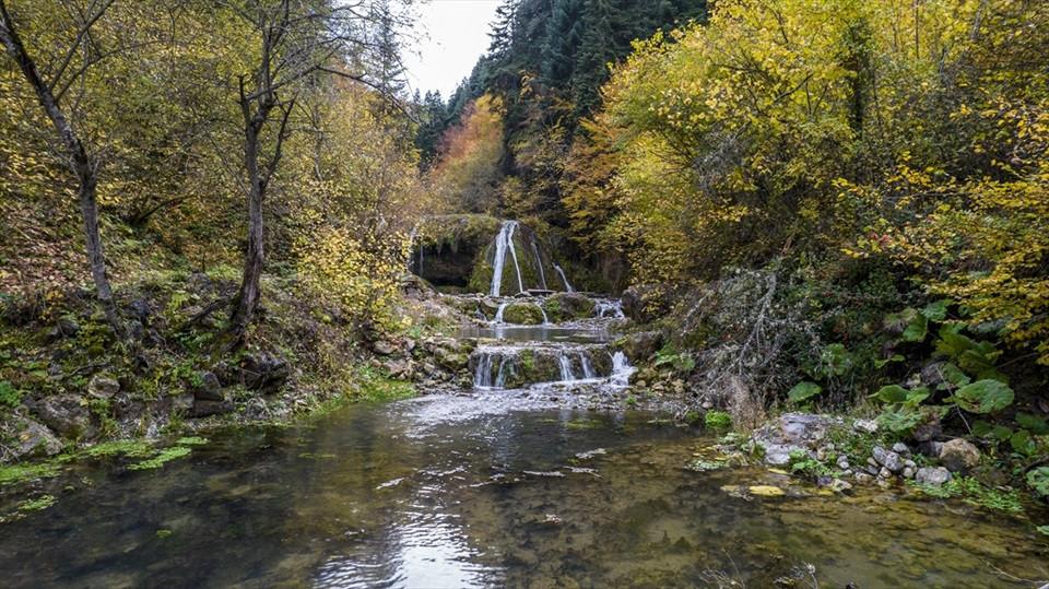 Sonbaharda Kastamonu8217nun Doga Harikasi Saray Selalesi8217nin Guzelligi
