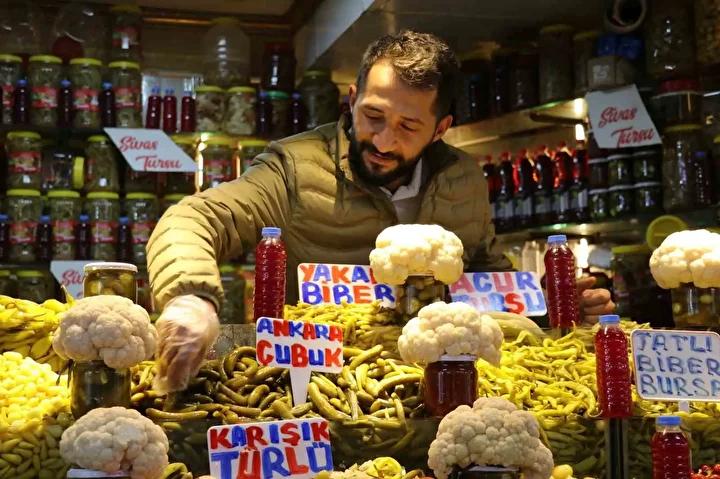 Sonbaharda Turşu Pazarı Canlanıyor: Sivas'ta Turşu Sevdası Yeniden Hız Kazandı