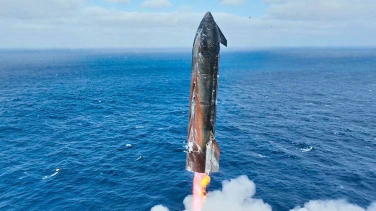 Starship'in yılın ilk büyük denemesi gerçekleştirilerek Güney Teksas'taki SpaceX tesilerinden başarıyla fırlatıldı. Devasa roketin alt kademesi olan Super Heavy, kalkış sonrası kısa bir süre içinde Meksika Körfezi’nde başarılı bir şekilde iniş yaptı. Üst kısım ise uzaya ulaştıktan sonra çeşitli yörünge testlerinden geçerken, Ağustos’taki görevde de denendiği gibi sahte uydu yüklerini yörüngeye bıraktı. Yaklaşık bir saat sonra ise kontrollü bir şekilde Hint Okyanusu’na düştü. Bu süreçte araç için herhangi bir kurtarma operasyonu planlanmadı.