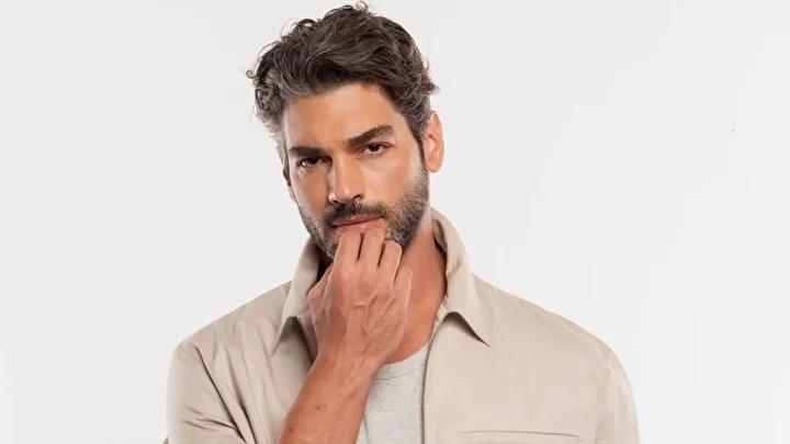 Şükrü Özyıldız: Kariyer Yolculuğu ve Tarihin Derinliklerindeki Flavius Profili 4 Şükrü Özyıldız: Kariyer Yolculuğu ve Tarihin Derinliklerindeki Flavius Profili