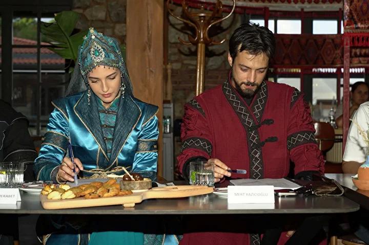 Şükrü Özyıldız: Kariyer Yolculuğu ve Tarihin Derinliklerindeki Flavius Profili 6 Şükrü Özyıldız: Kariyer Yolculuğu ve Tarihin Derinliklerindeki Flavius Profili