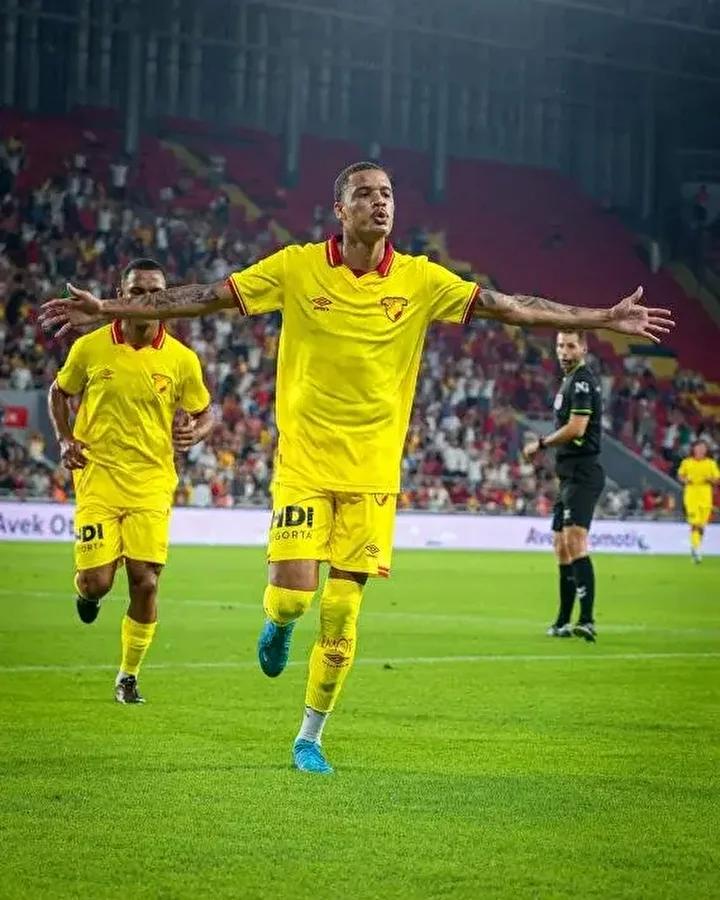 Süper Lig Şampiyonluk Tahminlerinde Güncel Durum ve Yüzdelik Olasılıklar