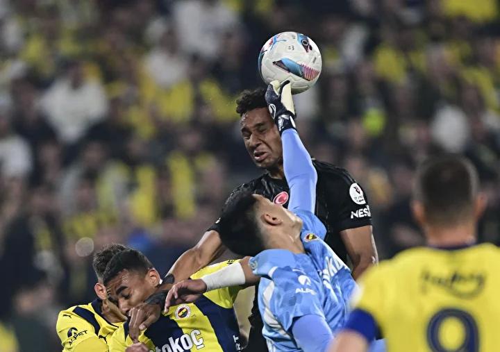 Süper Lig’in 11. Haftasında Beşiktaş ve Fenerbahçe’nin Gol ve Performans Analizi 8 Süper Lig’in 11. Haftasında Beşiktaş ve Fenerbahçe’nin Gol ve Performans Analizi