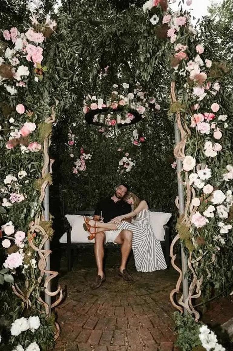 İlişkisiyle Güçlenen ve Hayranlarına İlham Veren Taylor Swift