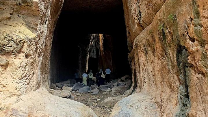 Geçmişe Yolculuk ve Doğanın İç İçe Geçtiği Anlar