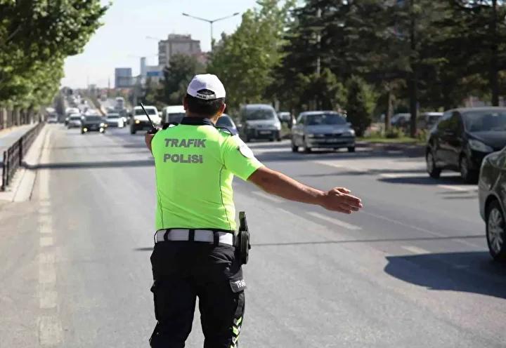 Trafik Cezalarında Yeni Dönem: Artışlar ve Dijital Uygulamalar 9 Önemli İhlallere Yüzde Yüze Yakın Para Cezası