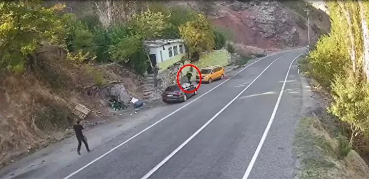 Tunceli-Erzincan Yolunda Kaya Düşmesi Güvenlik Kameralarına Yansıdı