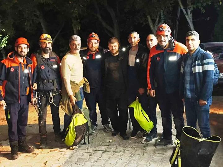 Tunceli'de Kayalıklarda Mahsur Kalan Vatandaş Kurtarıldı