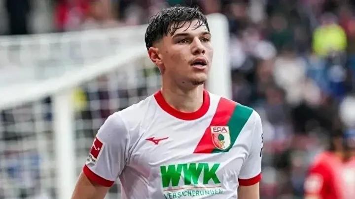 Augsburg'un Wolfsburg Zaferinde Mert Kömür'ün Parlama Anları
