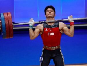 Türk Haltercimiz Muhammed Furkan Özbek Dünya Şampiyonu Oldu