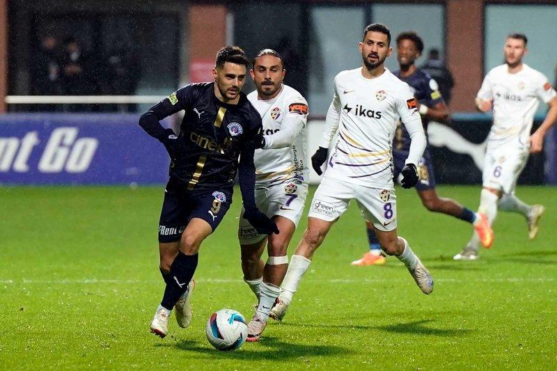 Türk Telekom Stadı'nda Büyük Derbi Günü: Galatasaray ve Fenerbahçe Karşı Karşıya Geliyor