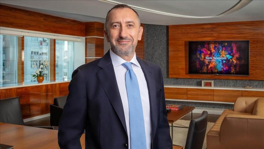 Ümit Önal Kimdir?