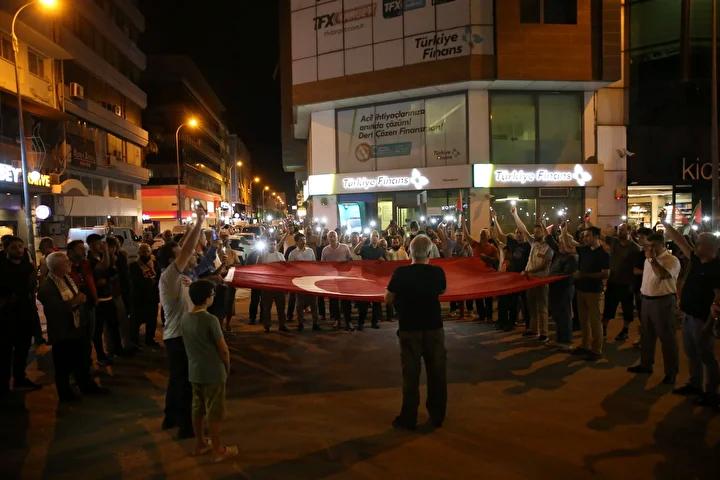 Türkiye Genelinde İsrail’in Gazze Yardım Konvoyuna Saldırısına Toplum Tepkisi